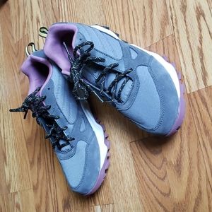 Women's IVO Trail Shoe, sz. 9, color Titanium II, Antique Moss